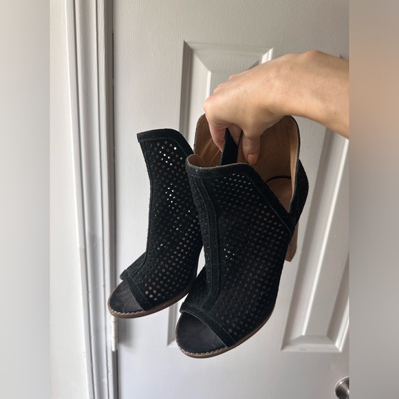 Lucky Brand Larise Suede Bootie - Picture 3 of 8